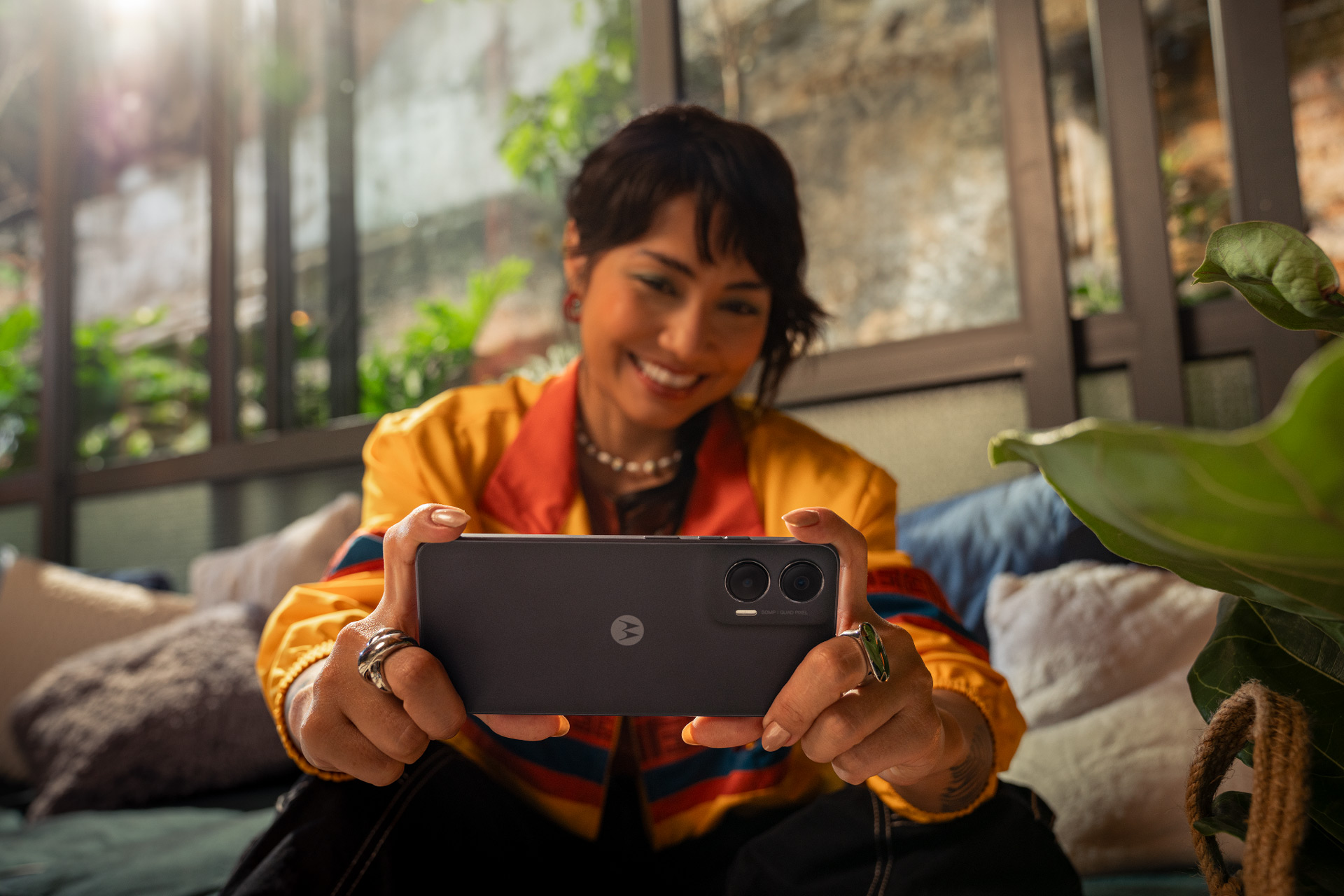 Motorola presenta en Argentina dos nuevos integrantes de la familia moto g diseñados para durar y entretener: moto g35 5G y moto g75 5G