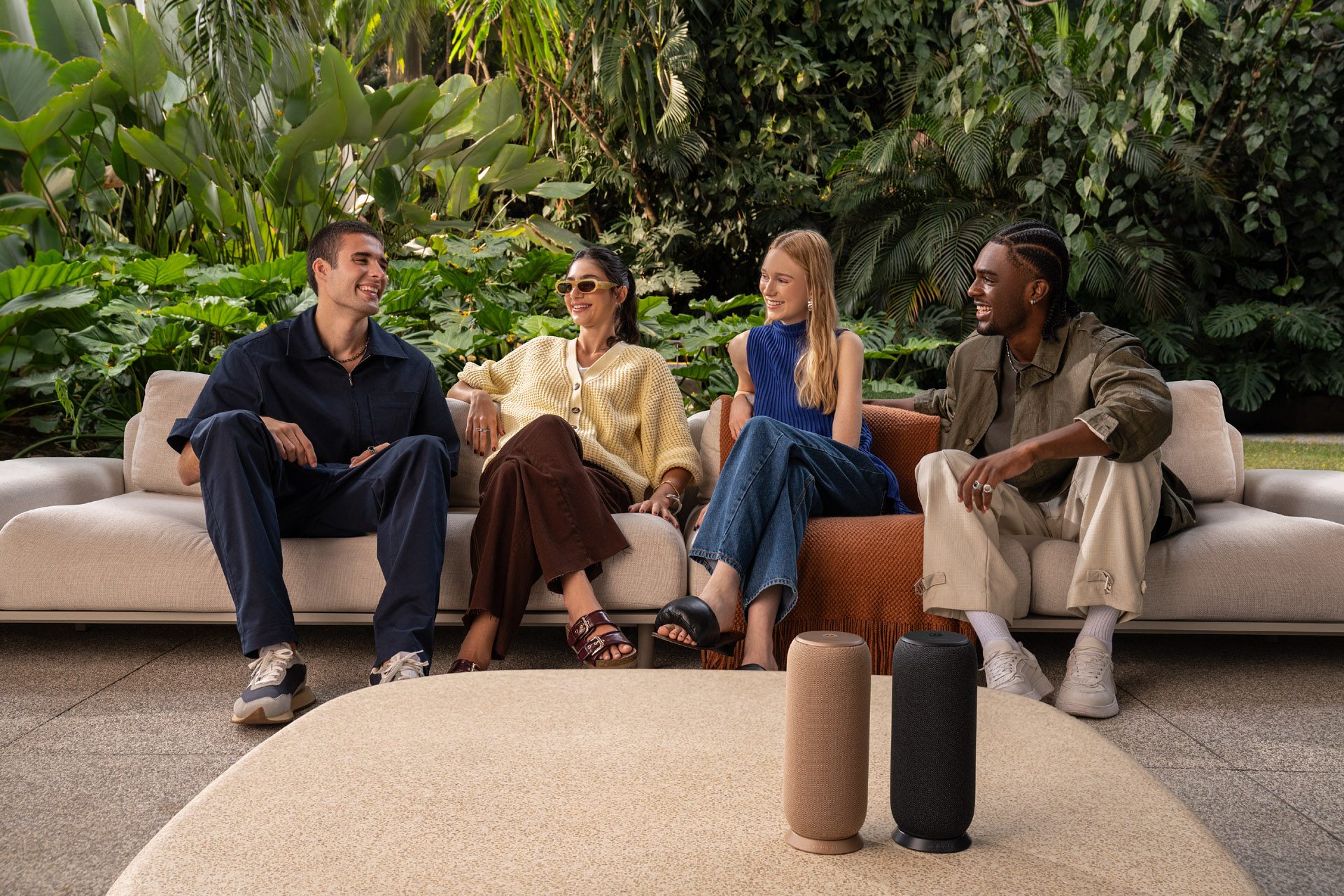 Se amplía la familia moto things en Argentina: el moto sound flow y el moto tag 2 ya están disponibles en el país