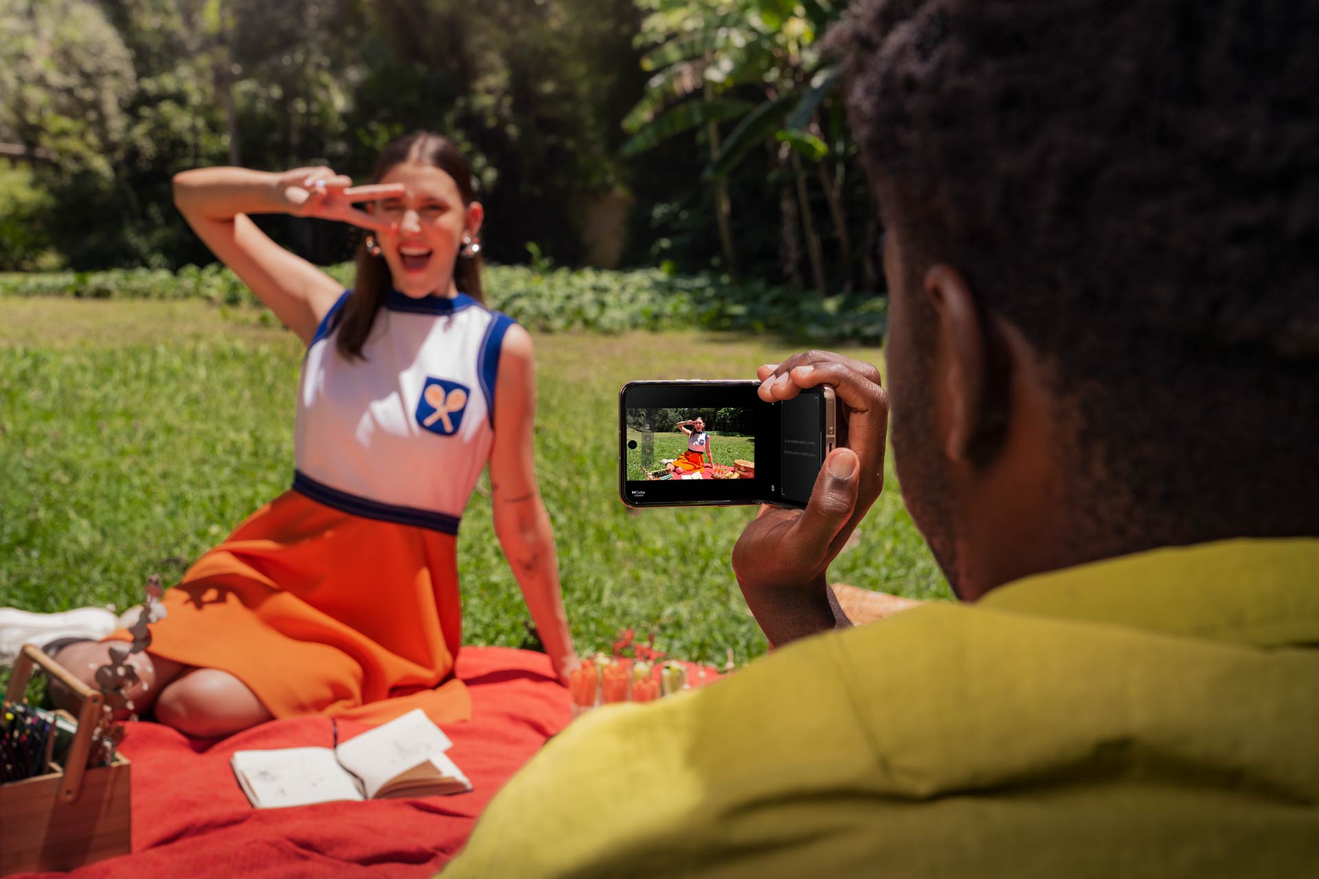 Razr day: Motorola celebra liderança na categoria flip com uma surpresa especial