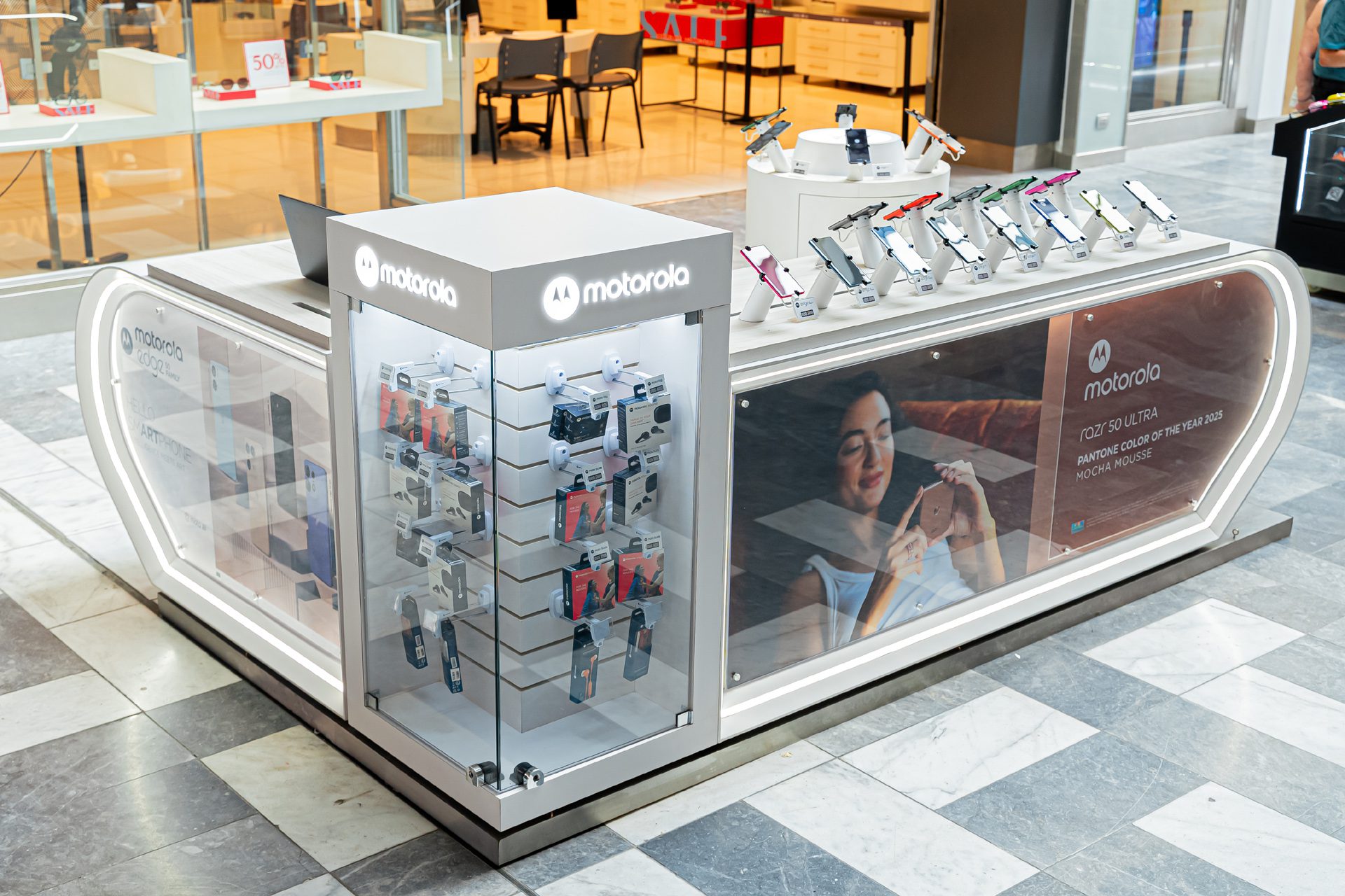 Motorola inaugura tres nuevos Motorola Stores y sigue acercando la tecnología a sus usuarios
