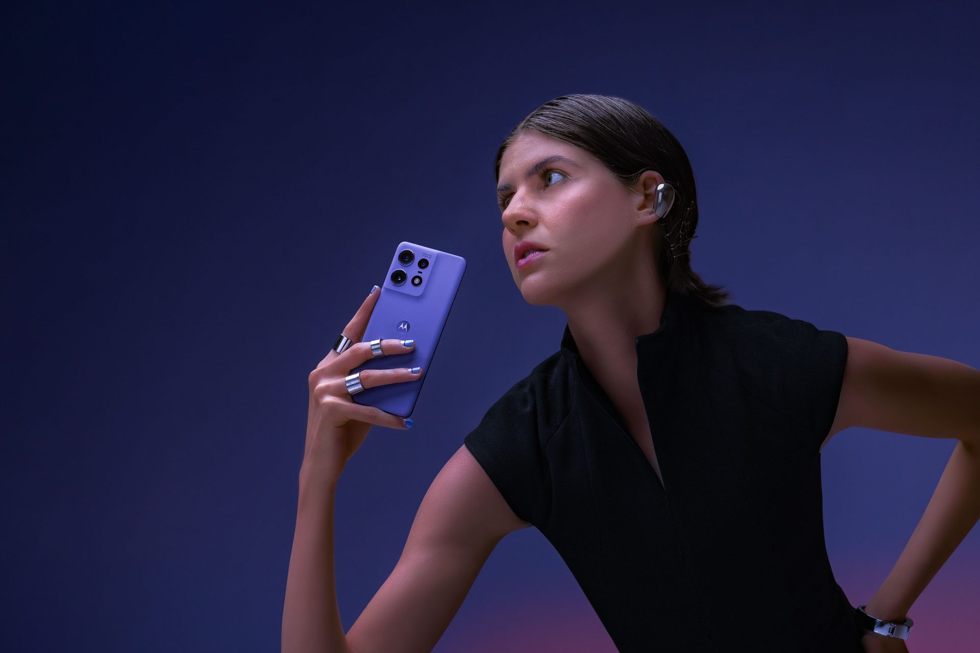 Motorola presenta los primeros smartphones del mundo con cámara y pantalla Pantone Validated