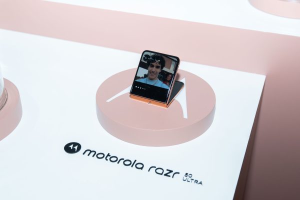 razr 50 ultra mocha mousse