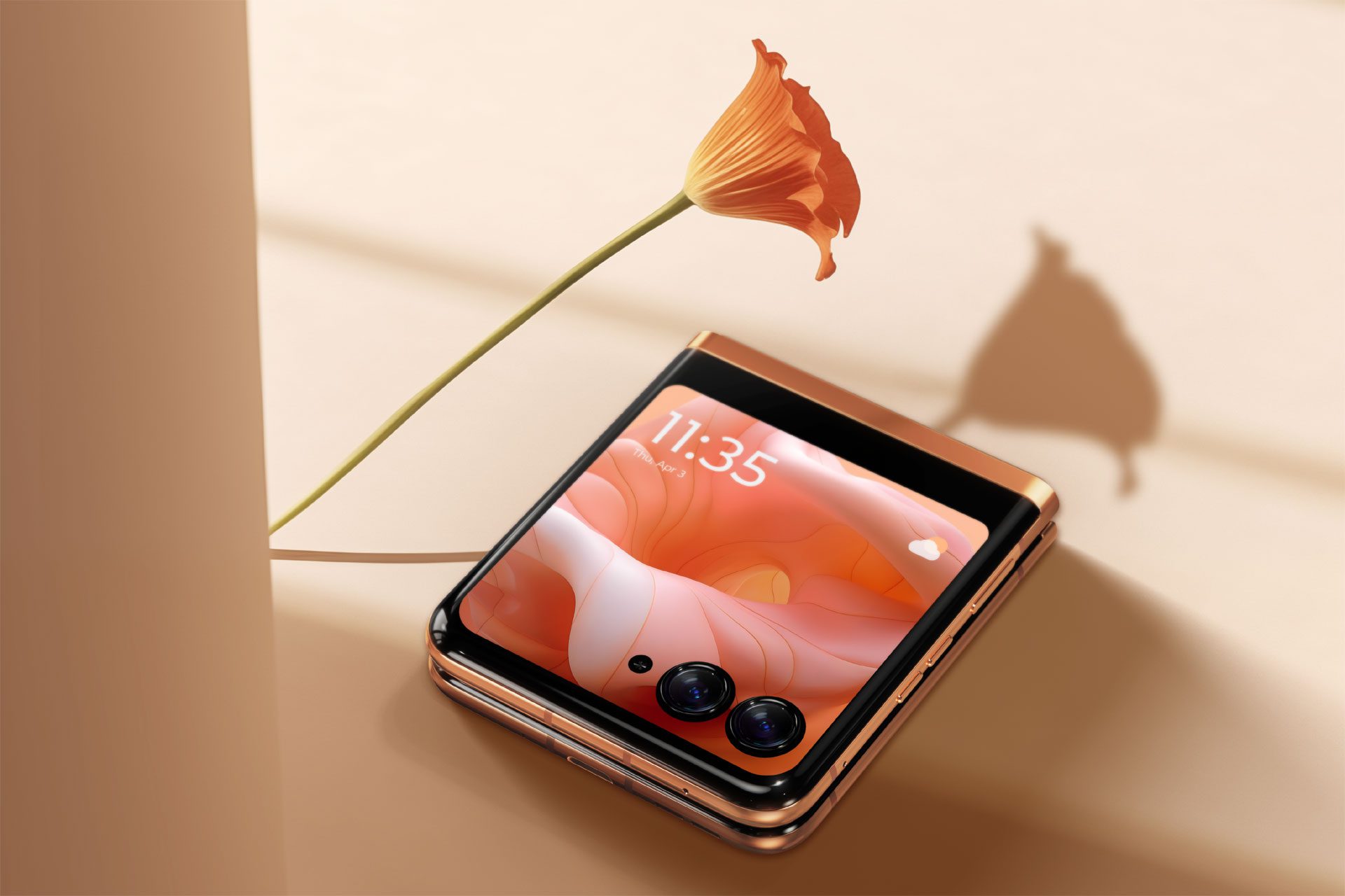 motorola razr 40 ultra peach fuzz