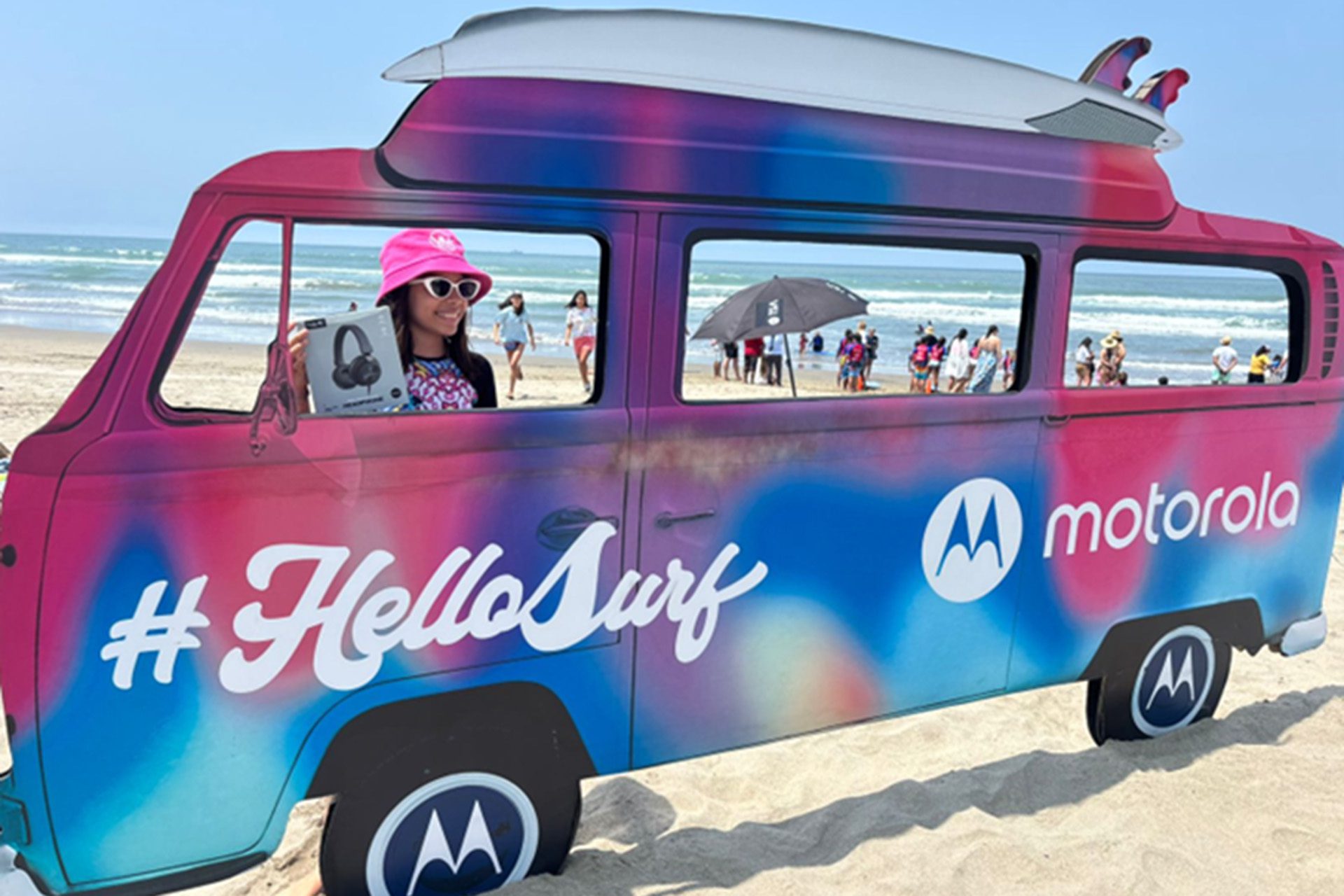 Surf, tecnología y diversión con Motorola Perú