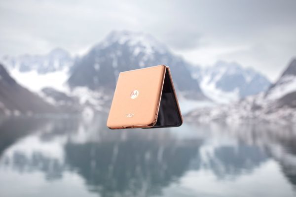 Pushing Boundaries: Motorola and Corning’s North Pole Expedition