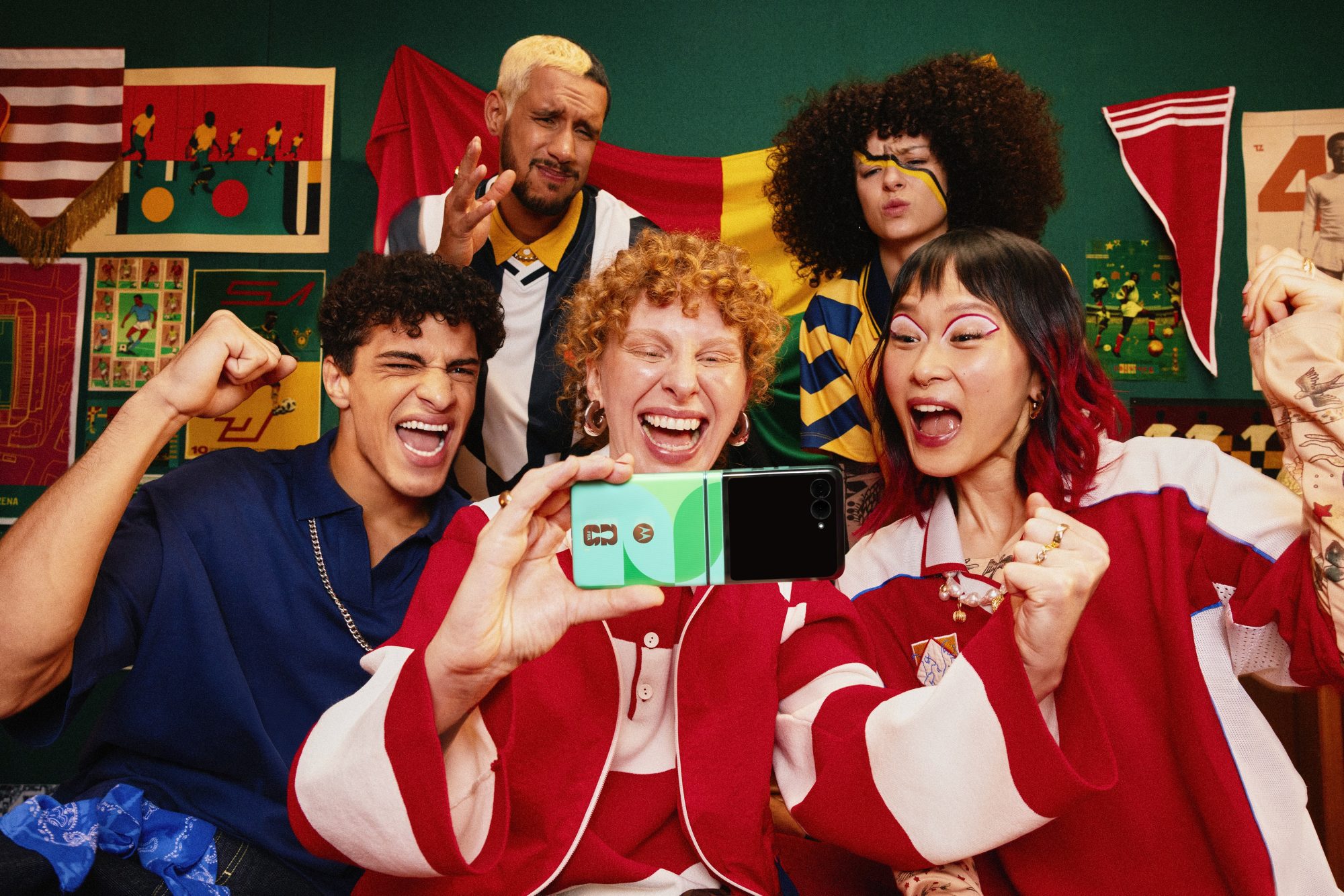 Football is calling. And Motorola is answering.