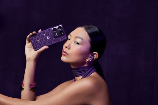 Motorola announces new additions to the Brilliant Collection, the motorola signature and moto buds 2 plus, featuring Crystals by Swarovski® that turns technology into jewelry